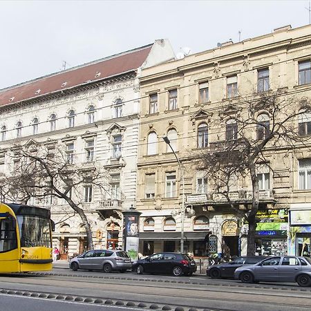 Authentic Grand Boulevard Appartement Boedapest Buitenkant foto