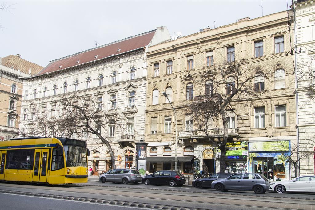 Authentic Grand Boulevard Appartement Boedapest Buitenkant foto